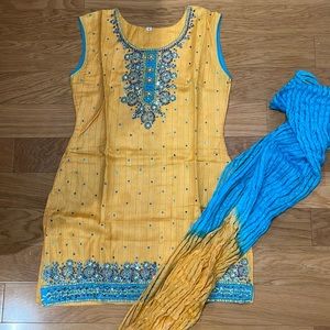 Indian Kurta Top with matching scarf